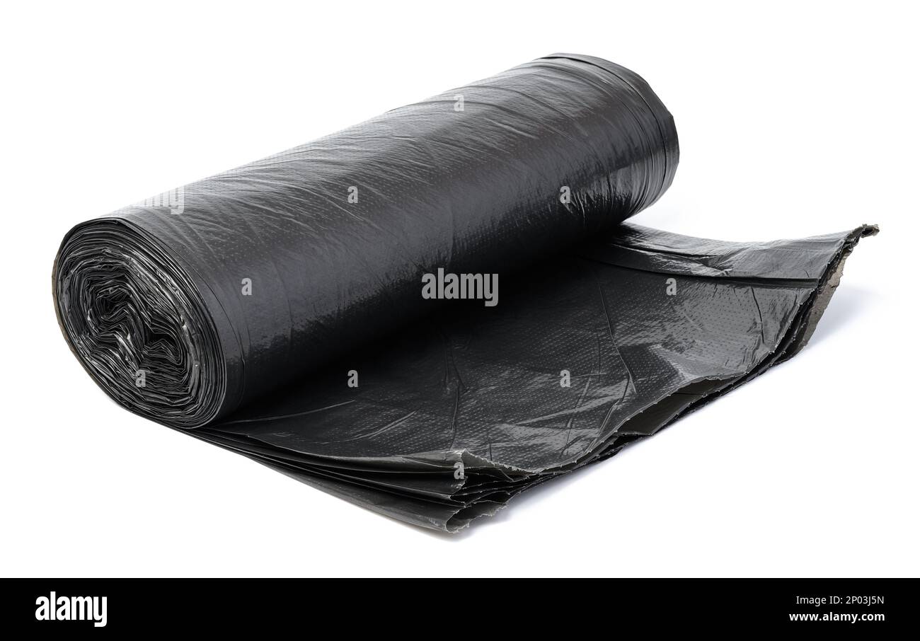Sacchetti di rifiuti in polietilene nero ritorto su sfondo isolato bianco Foto Stock