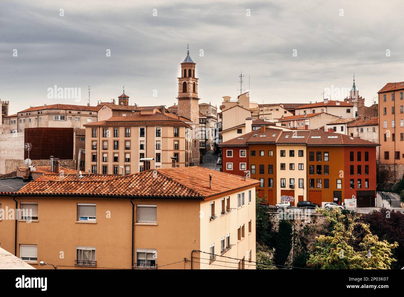 Vista sui tetti del centro storico di Teruel Foto Stock