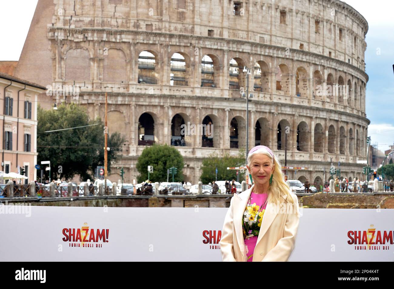 Roma, Italia. 02nd Mar, 2023. L'attrice Helen Mirren partecipa alla fotocellula per 'Shazam! Furia degli dei a Palazzo Manfredi il 02 marzo 2023 a Roma. Credit: dpa/Alamy Live News Foto Stock
