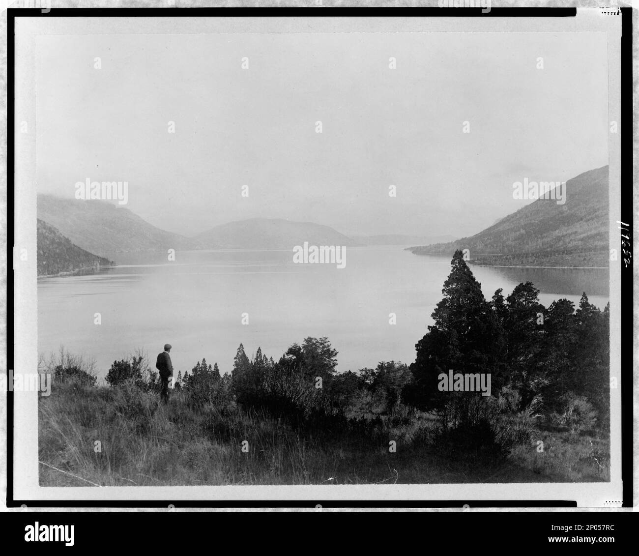Lago Nahuel Huapí, Argentina. Collezione di Carpentiere Frank e Frances , Laghi e stagni, Argentina, 1910-1920, Lago Nahuel Huapí (Argentina), 1910-1920. Foto Stock