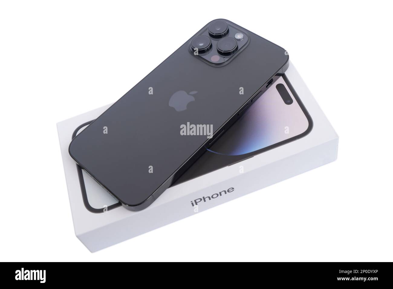 LONDRA - 10 GENNAIO 2023: Cavo di ricarica Apple iPhone 14 Pro con  schermata iniziale e icone delle applicazioni Foto stock - Alamy