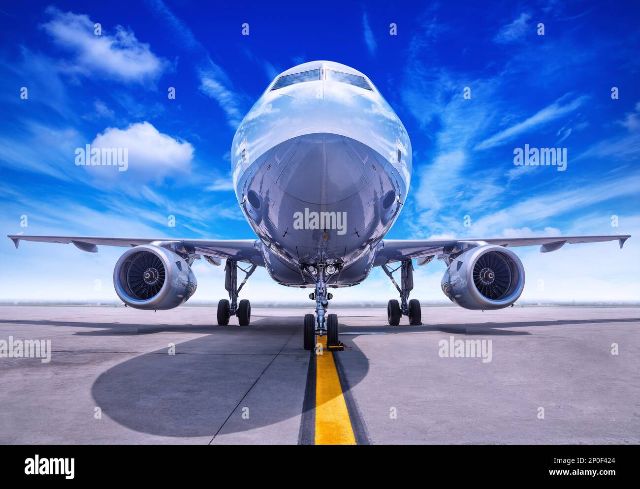 un airliner ottiene preparato per il decollo Foto Stock