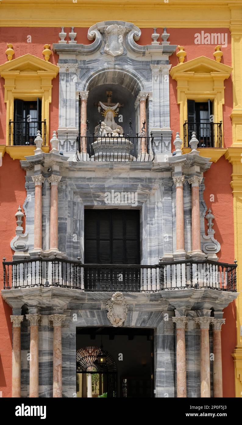 MALAGA, ANDALUCIA/SPAGNA - LUGLIO 5 : Palazzo Vescovile barocco progettato da Antonio Ramos nel 18th ° secolo nella Plaza de Obispo Malaga Costa del Sol Foto Stock