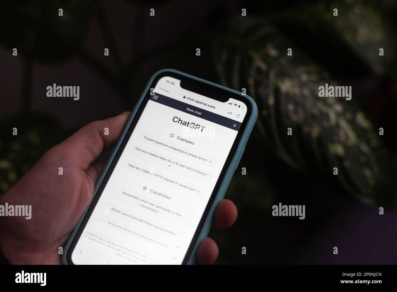 Schermo con ChatGPT chat con intelligenza artificiale o intelligenza ...