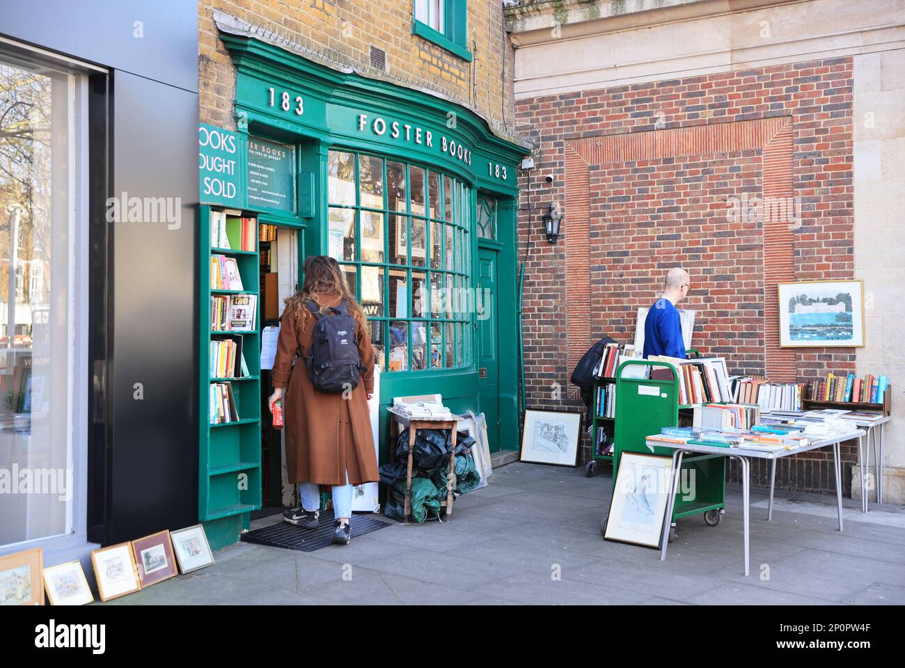 Foster Books, librerie in un edificio del 18th ° secolo su Chiswick High Road, che vende 1st edizioni, binding fine e volumi antiquari, Londra occidentale. Foto Stock