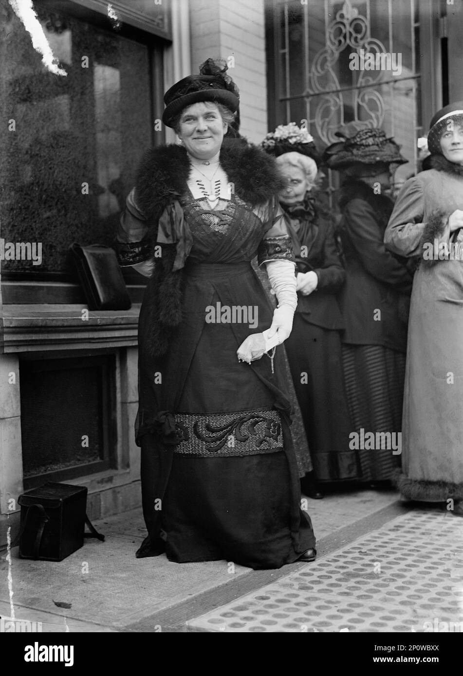 Sig.ra Josephus Daniels - Sig.ra Woodrow Wilson prima colazione, 1913. Addie Worth Bagley Daniels, leader e scrittore suffragista americano. Foto Stock