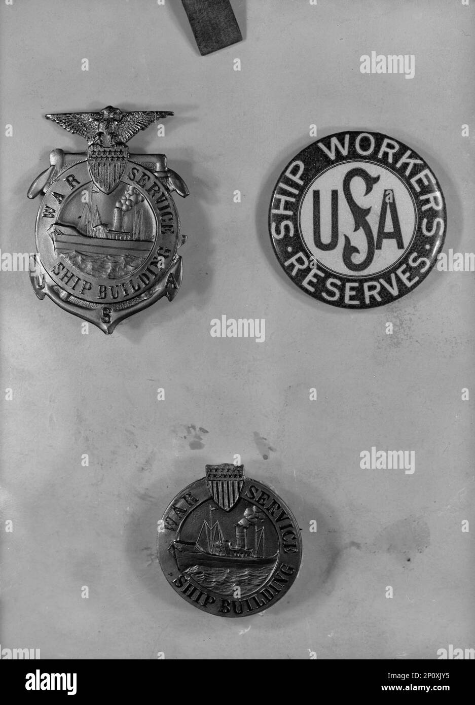 Medaglie, decorazioni, ecc. - Medaglie dell'esercito, 1917. Servizio di guerra - costruzione della nave; lavoratori della nave si riserva gli Stati Uniti. Foto Stock