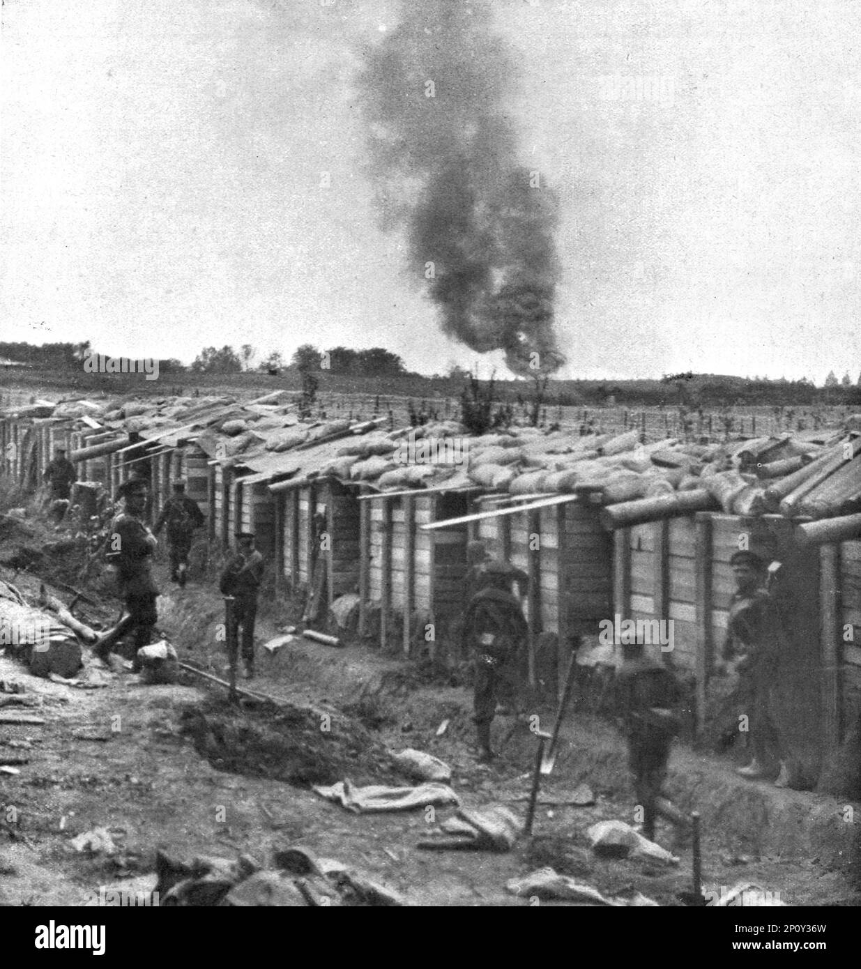 ''la Supreme Defense d'Anvers; Derniere ligne de retanchements, sur la route de Lierre, des brigades navales anglaises envoyees au secours d'Anvers', 1914. Da "l'Album de la Guerre 1914-1919: Volume i". [L'Illustration, Parigi, 1926]. Foto Stock