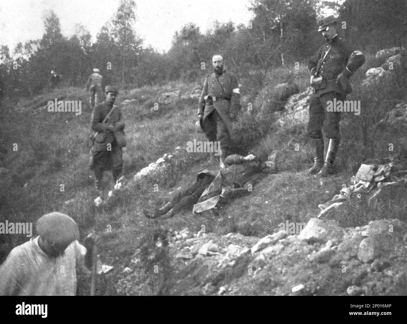 ''Scenes de Guerre; Notre victoire a ete achetee a prix de Sang', 1914. Da "l'Album de la Guerre 1914-1919: Volume i". [L'Illustration, Parigi, 1926]. Foto Stock
