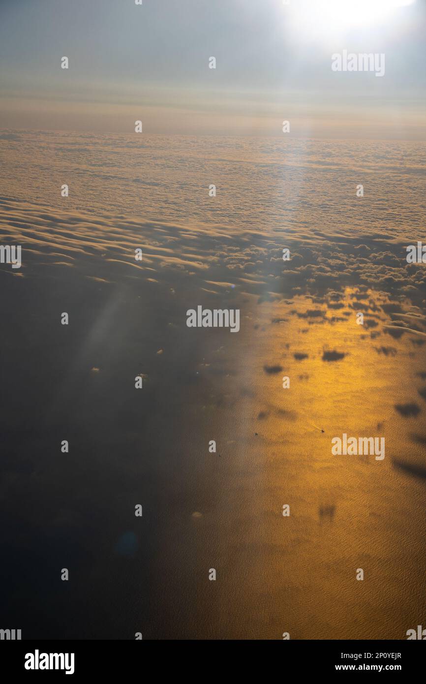 Vista aerea delle nuvole sul mare della Manica. Frontiere marittime Regno Unito-UE. Credit: Sinai Noor / Alamy Stock Photo Foto Stock