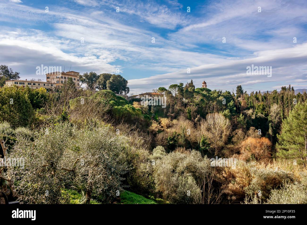 Splendida vista panoramica sulla natura che circonda il centro storico di Fauglia, Pisa, Italia Foto Stock