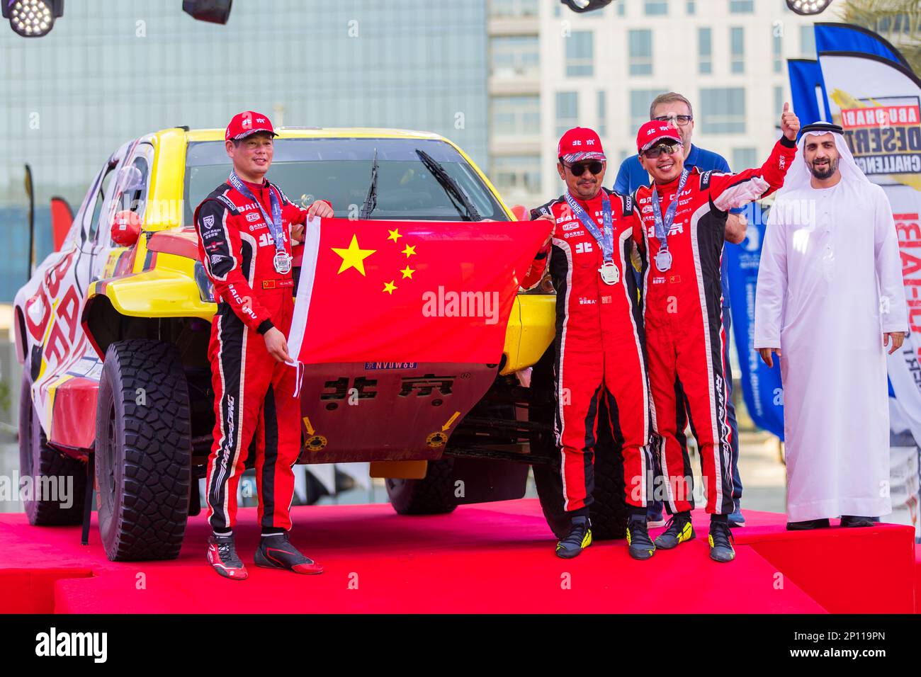 210 ZI Yuliang (chn), SHA HE (chn), BAIC ORV, BAIC ORV BJ40, FIA W2RC, 209 ZHANG Guoyu (chn), MENA Oriol (spa), BAIC ORV, BAIC ORV BJ40, FIA W2RC, Ambiance durante il Podium Finish del 2023 Abu Dhabi Desert Challenge, 2nd° round della stagione 2023 W2RC, il 3 marzo 2023 presso l'ADNOC Business Center di Abu Dhabi - Photo Bastien Roux / DPPI Foto Stock