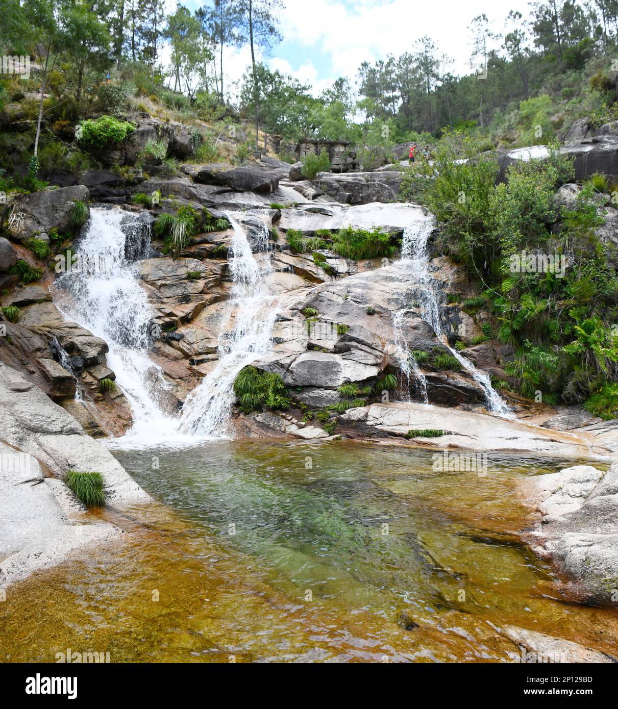 Cascata Tahiti nel Parco Nazionale della Penada Geres, Portogallo Foto  stock - Alamy