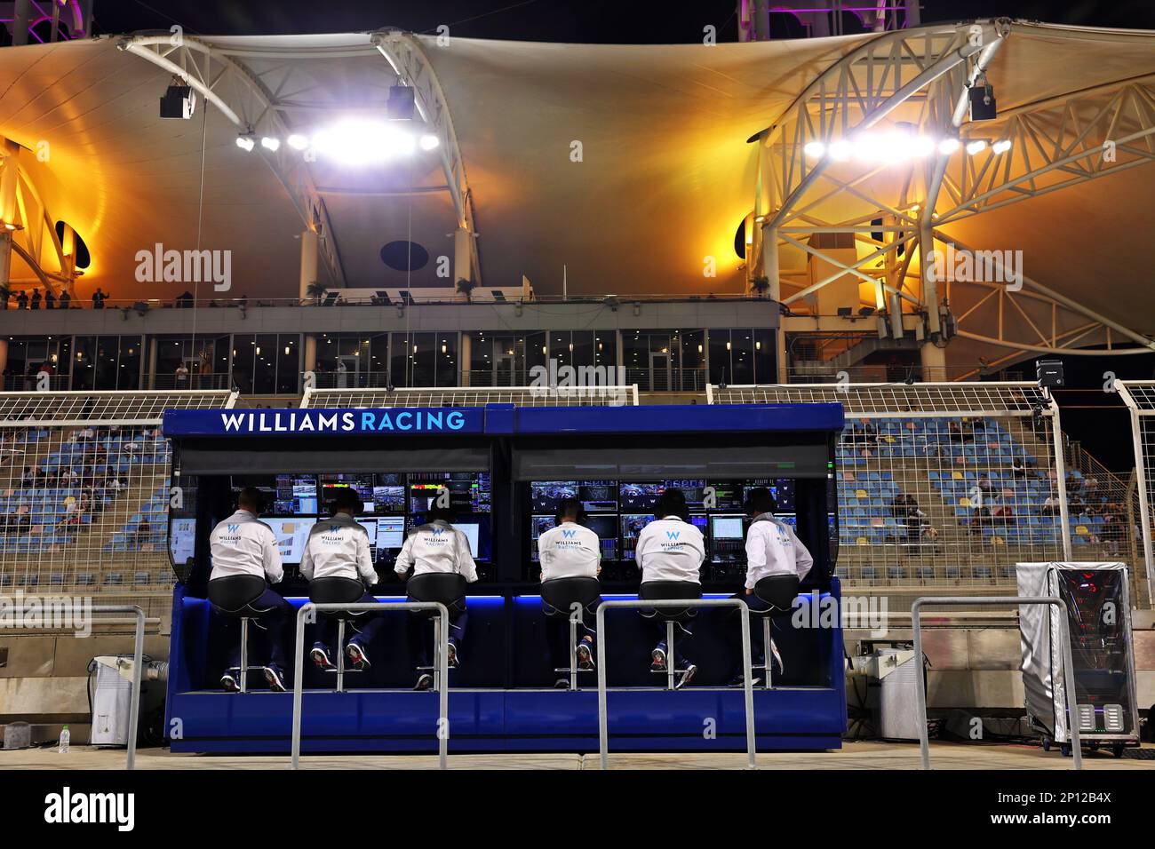 Williams Racing pit gantry. 03.03.2023. Campionato del mondo di Formula 1, Rd 1, Gran Premio del Bahrain, Sakhir, Bahrain, Giorno di pratica Photo credit should Read: XPB/Press Association Images. Foto Stock