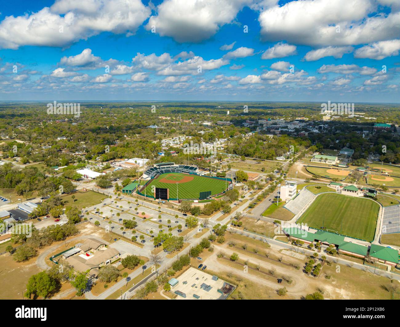 Vista aerea invernale del drone di Deland, Florida Foto Stock