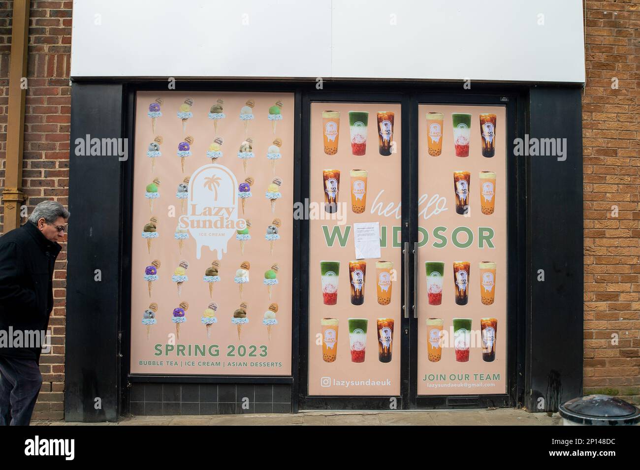 Windsor, Berkshire, Regno Unito. 2nd marzo, 2023. Una gelateria Lazy Sundae e una bottega di tè e bolle allestite per aprire a Windsor. Credito: Maureen McLean/Alamy Foto Stock