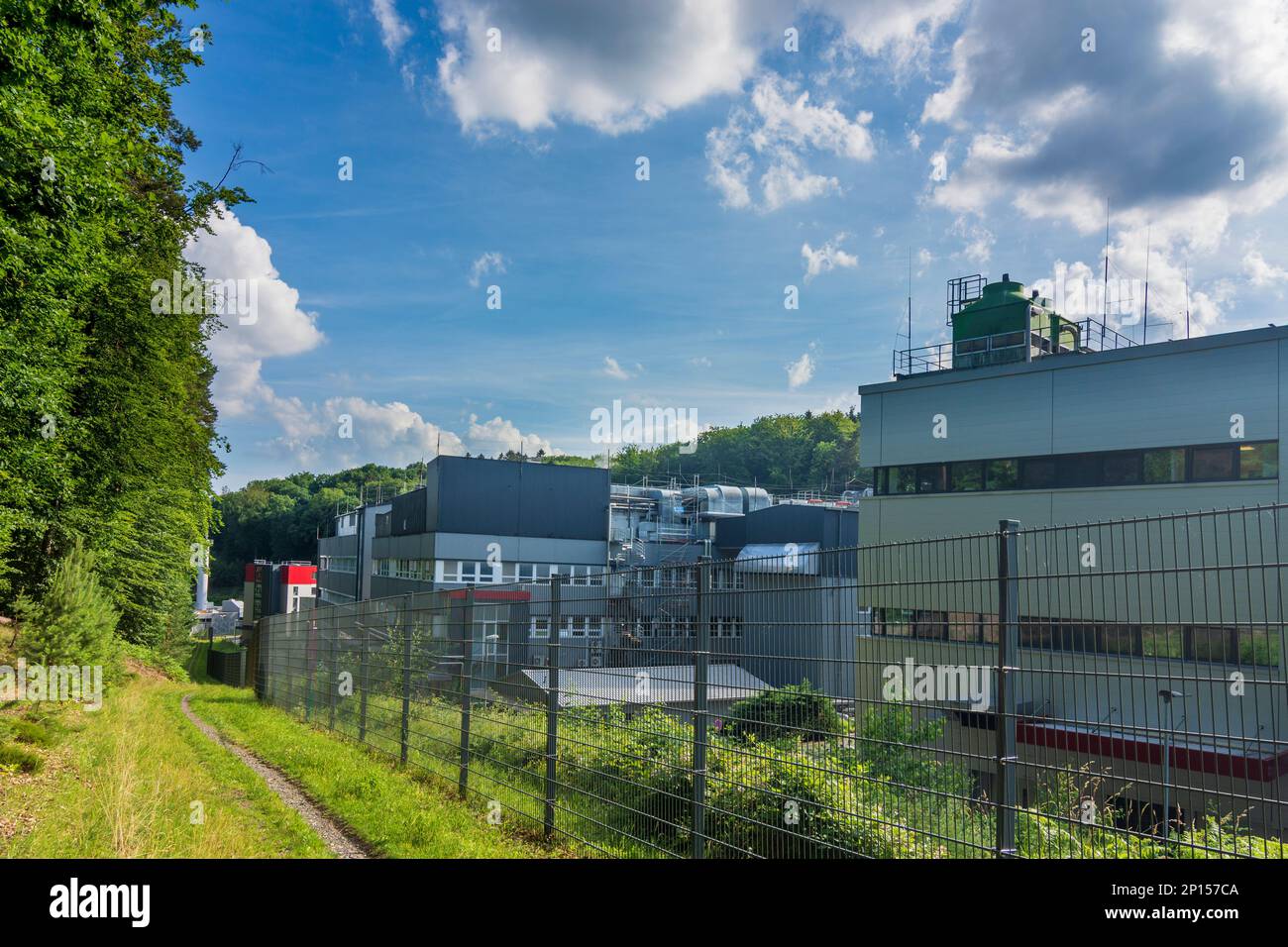 Marburg: Ex produttore farmaceutico Behringwerke, oggi raggruppa aziende biotecnologiche come Biontech a Lahntal, Assia, Assia, Germania Foto Stock