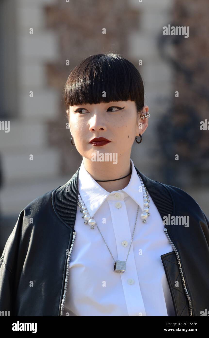 Pour cette nouvelle édition de la fashion week à Paris, les stars du cinéma, de la mode étaient nombreuses lors des défilés Foto Stock