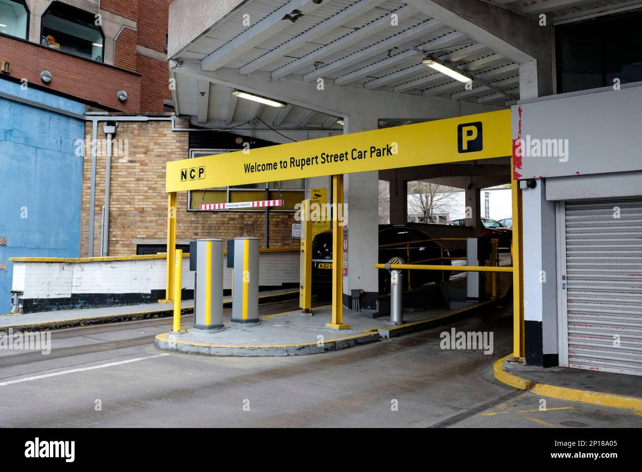 Parcheggio Rupert St Multi Story gestito da NCP a Bristol. il primo parcheggio a rampa continua. Foto Stock