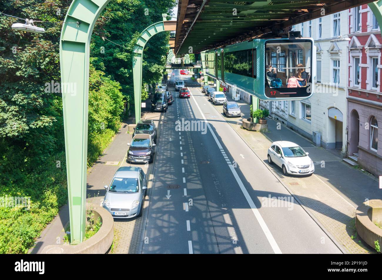 Wuppertal: Ferrovia sospensione, strada Kaiserstraße nel distretto di Vohwinkel in Bergisches Land, Nordrhein-Westfalen, Renania settentrionale-Vestfalia, Germania Foto Stock