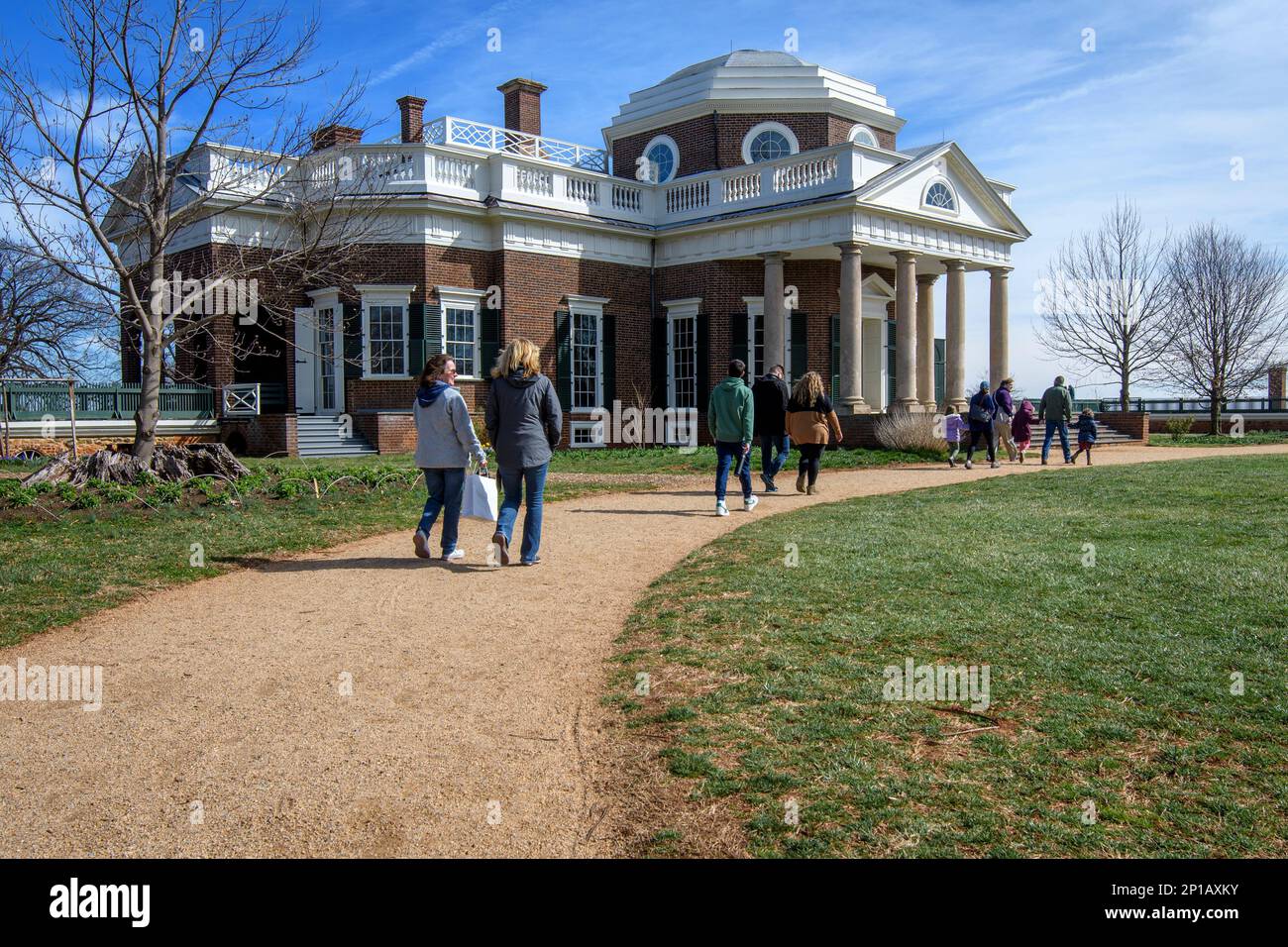 Un gruppo di tour visita Monticello, la storica casa di Thomas Jefferson, il terzo presidente degli Stati Uniti d'America, Charlottesville, Virginia, Foto Stock