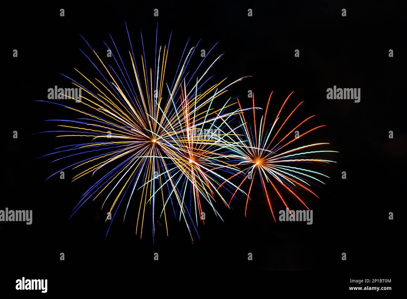 Fuochi d'artificio colorati di notte - ottimo per sfondi e sfondi Foto Stock