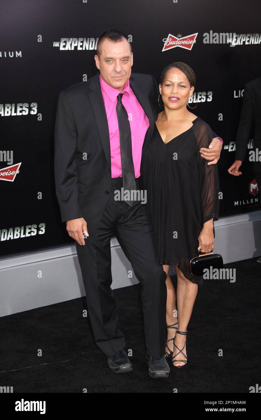 Los Angeles, Stati Uniti. 11th ago, 2014. Tom Sizemore 08/11/2014 The Los Angeles Premiere of 'The Expendables 3' tenuto al TCL Chinese Theatre di Hollywood, CA Photo di Izumi Hasegawa/HNW/PictureLux Credit: PictureLux/The Hollywood Archive/Alamy Live News Foto Stock