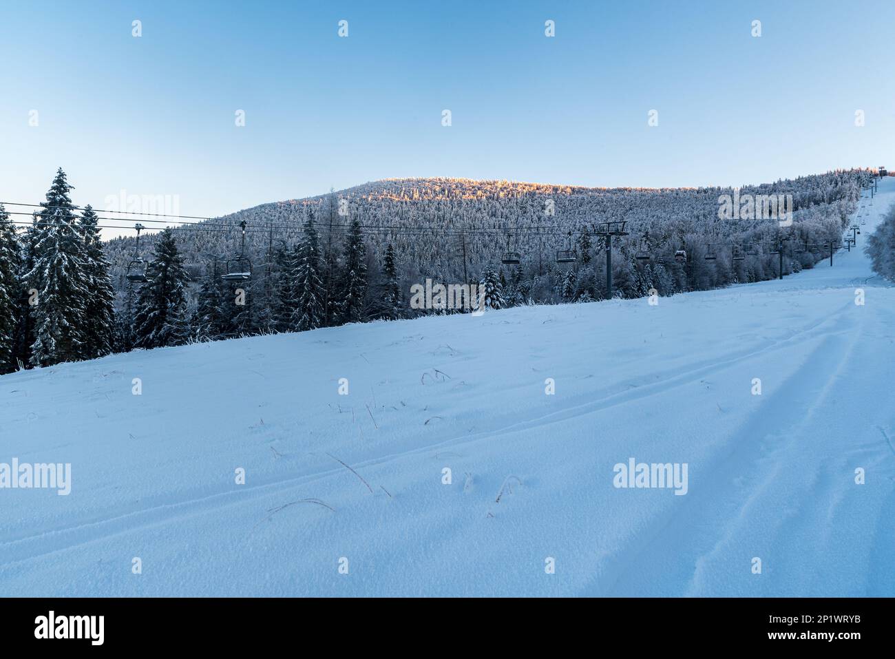 Velka Raca collina drom Laliky pista da sci in inverno Kysucke Beskydy montagne Foto Stock