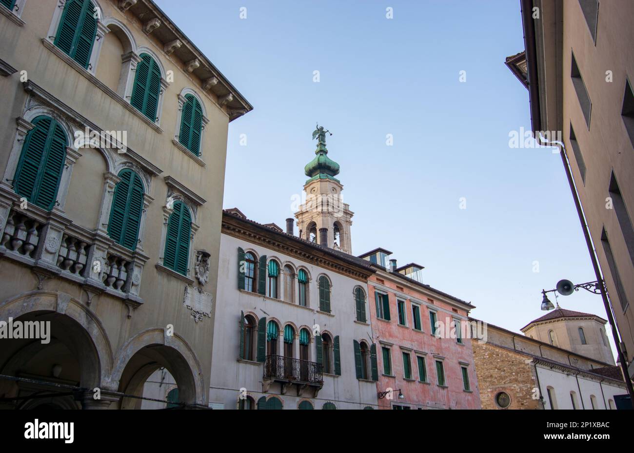La cattedrale di Belluno nel centro storico Foto Stock