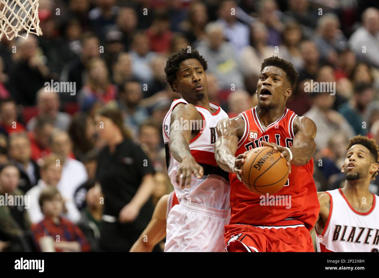 Nov. 24, 2015 - JIMMY BUTLER (21) drives to the hoop. The Portland Trailblazers hosted the Chicago Bulls at the Moda Center. Photo by David Blair (Cal Sport Media via AP Images) Foto Stock