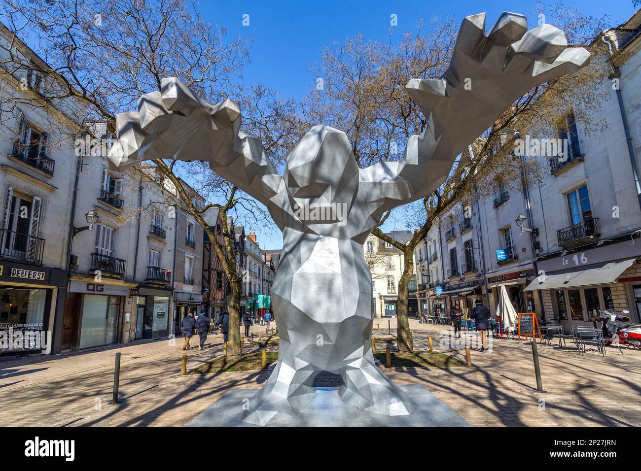 Scultura astratta 'le monstre' creata da Xavier Veilhan situata in Place du Grande Marché, Tours, Indre-et-Loire (37), Francia. Foto Stock
