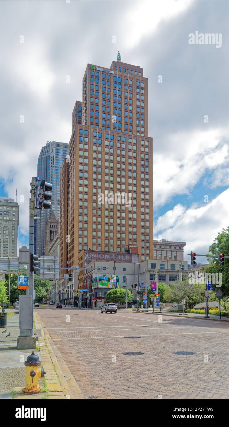Pittsburgh Downtown: Il Grant Building è una torre di uffici in stile Art Deco in mattoni rossi e arancioni costruita su una base di granito a tre piani. Foto Stock
