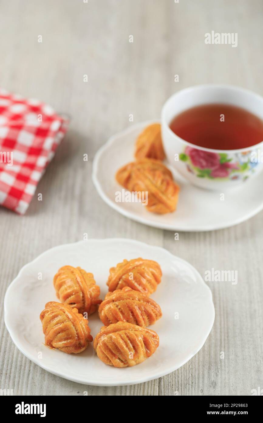 KUE Kering Nastar Daun. Ananas Tart a forma di foglie per IED al Fir Foto Stock