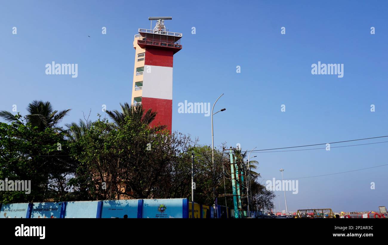 Chennai,Tamilnadu,India-Dicembre 29 2022: Bella vista di Chennai Light House con cielo trasparente sfondo situato a Marina Beach sulla costa orientale Foto Stock