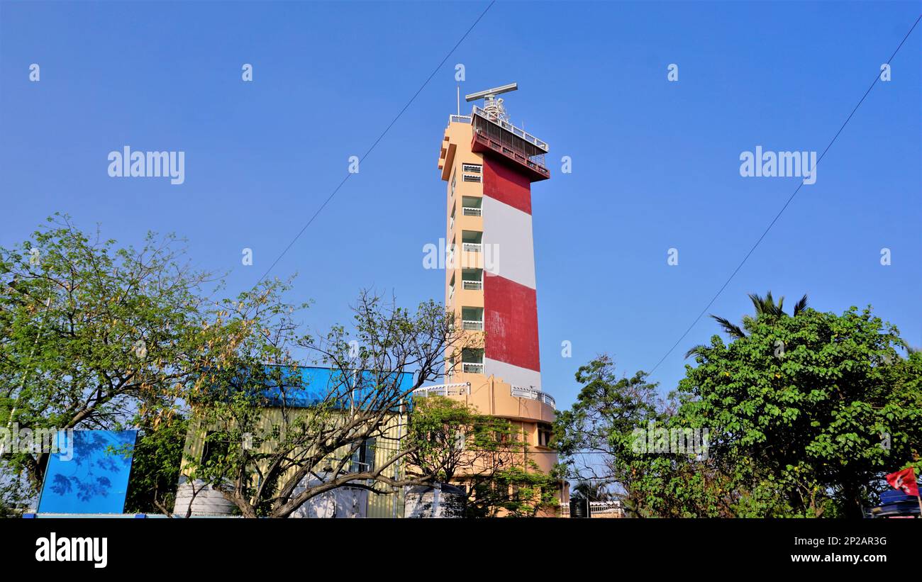 Chennai,Tamilnadu,India-Dicembre 29 2022: Bella vista di Chennai Light House con cielo trasparente sfondo situato a Marina Beach sulla costa orientale Foto Stock
