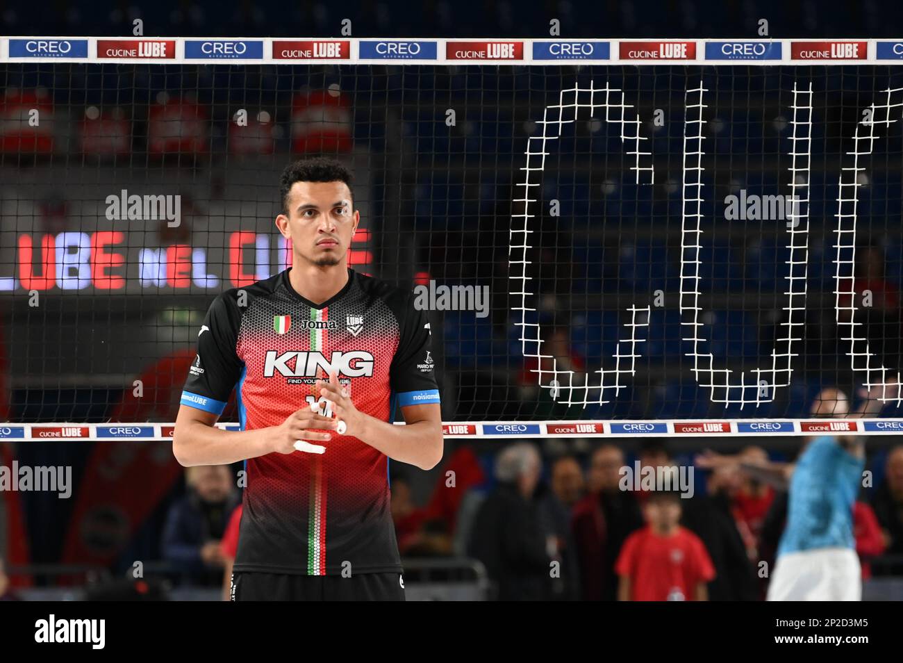 Civitanova Marche, Italia. 04th Mar, 2023. Barthelemy Chinenyeze #10 (Cucine Lube Civitanova) durante Cucine Lube Civitanova vs Allianz Milano, Volley Serie Italiana A Men Superleague Championship a Civitanova Marche, Italy, Marzo 04 2023 Credit: Independent Photo Agency/Alamy Live News Foto Stock