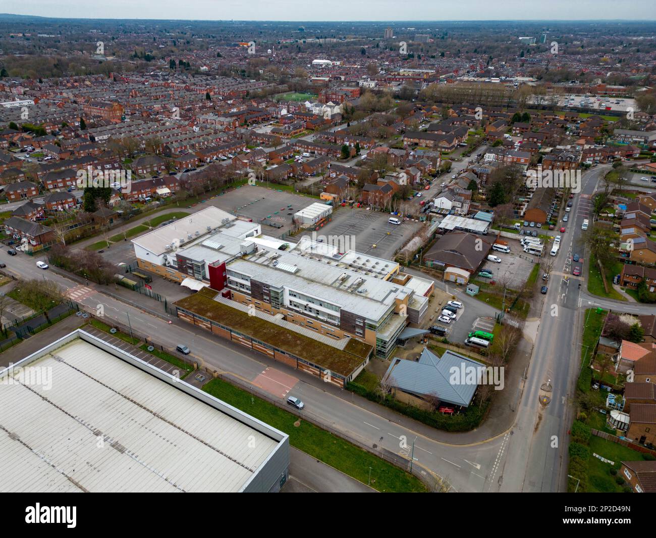 Riprese aeree della New Belle Vue Speedway e della Belle View School, nonché aste di automobili e alloggi Foto Stock