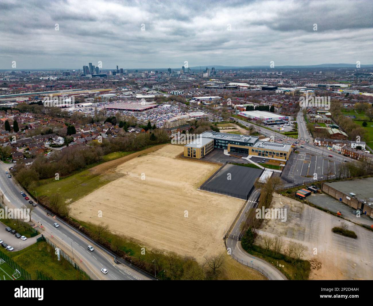 Riprese aeree della New Belle Vue Speedway e della Belle View School, nonché aste di automobili e alloggi Foto Stock