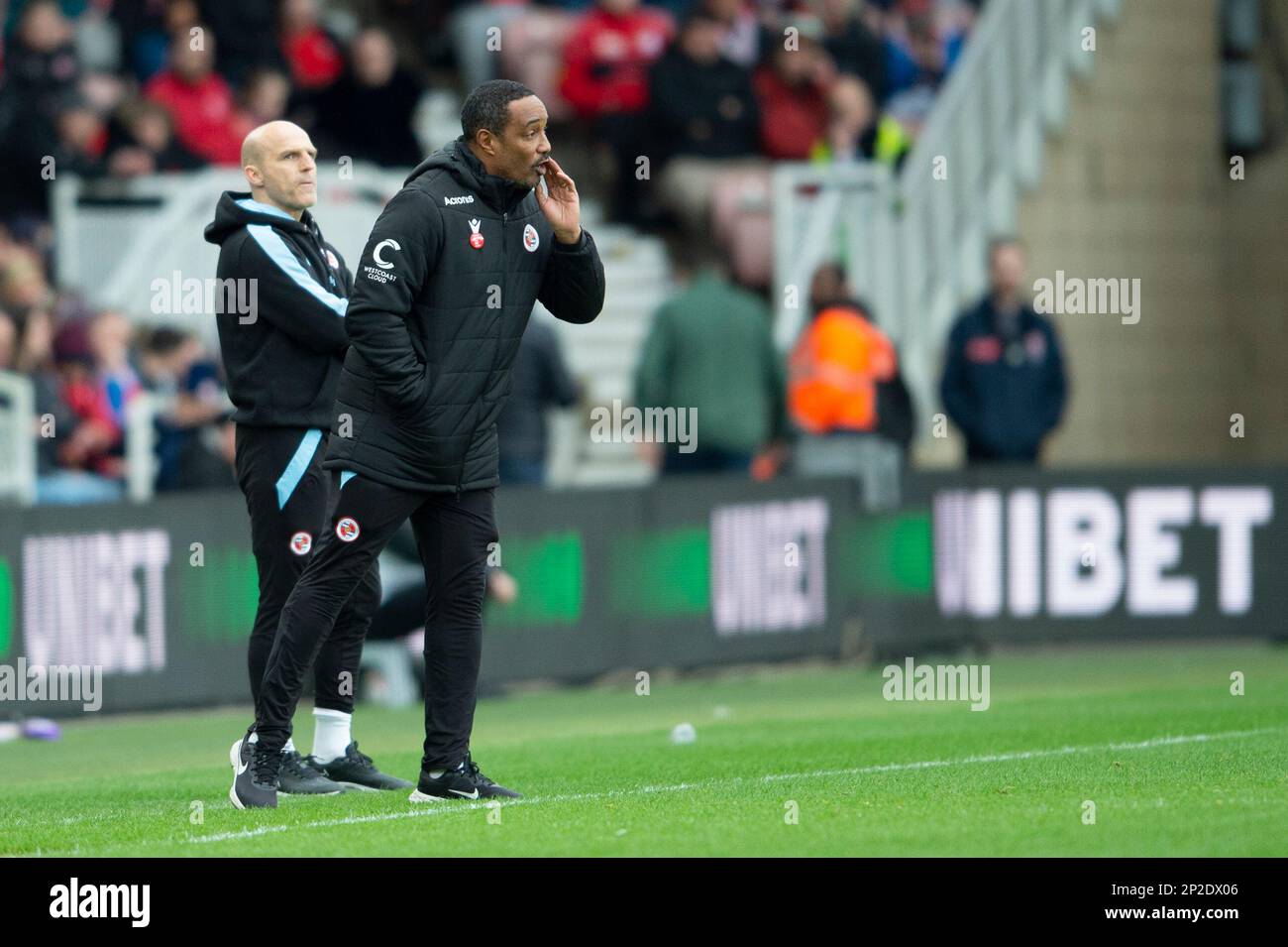 Il Reading Manager Paul Ince grida istruzioni ai suoi giocatori durante la partita del campionato Sky Bet tra Middlesbrough e Reading al Riverside Stadium, Middlesbrough, sabato 4th marzo 2023. (Foto: Trevor Wilkinson | NOTIZIE MI) Credit: NOTIZIE MI & Sport /Alamy Live News Foto Stock