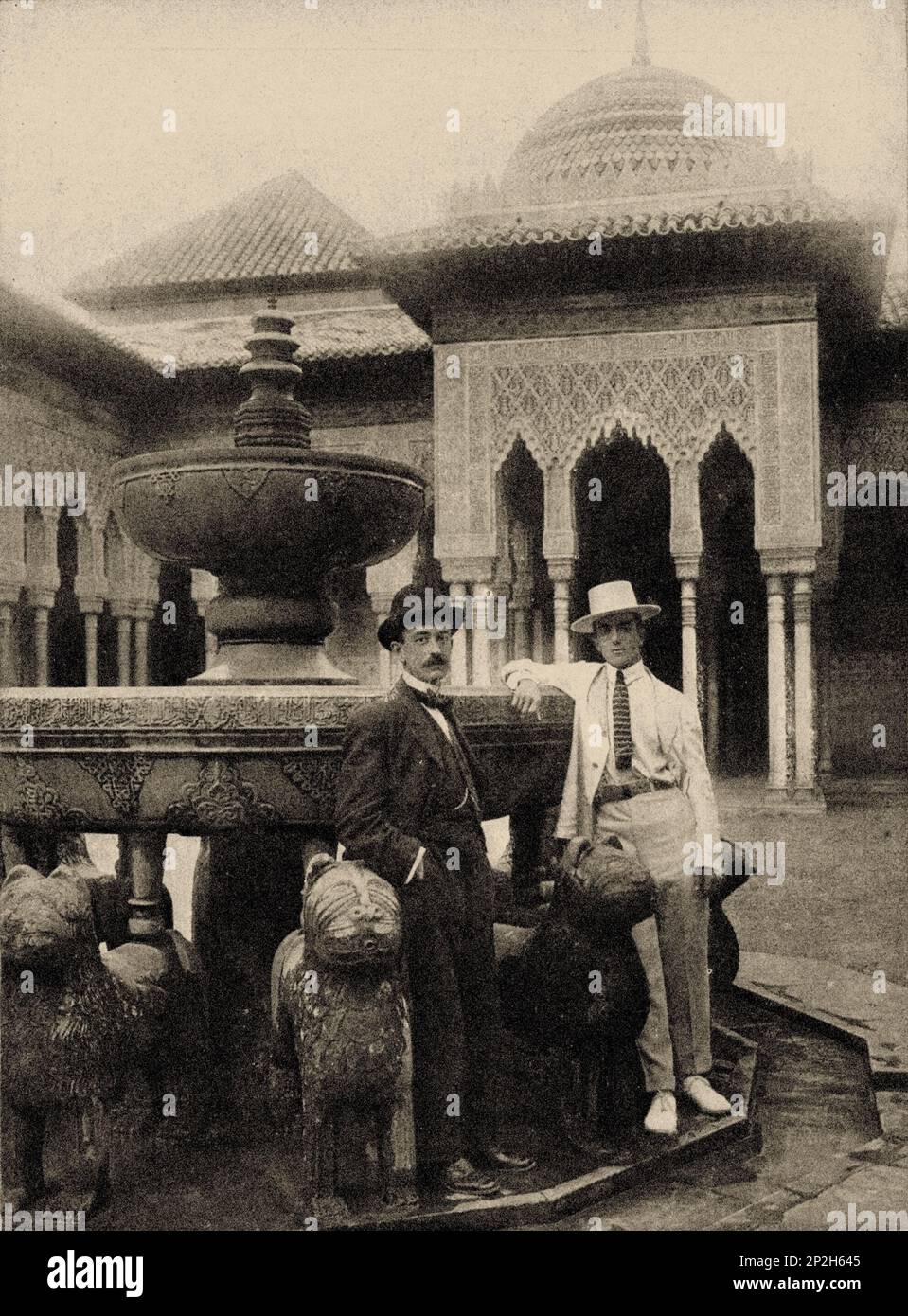 Manuel de Falla e L&#xe9;onide Massine all'Alhambra, Granada, 1919. Collezione privata. Foto Stock