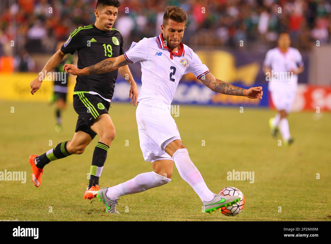 19 JUL 2015: Costa Rica defender Francisco Calvo (2) during overtime of the CONCACAF Gold Cup quarterfinal game between the Mexico and the Costa Rica played at MetLife Stadium in East Rutherford,NJ. (Icon Sportswire via AP Images) Foto Stock