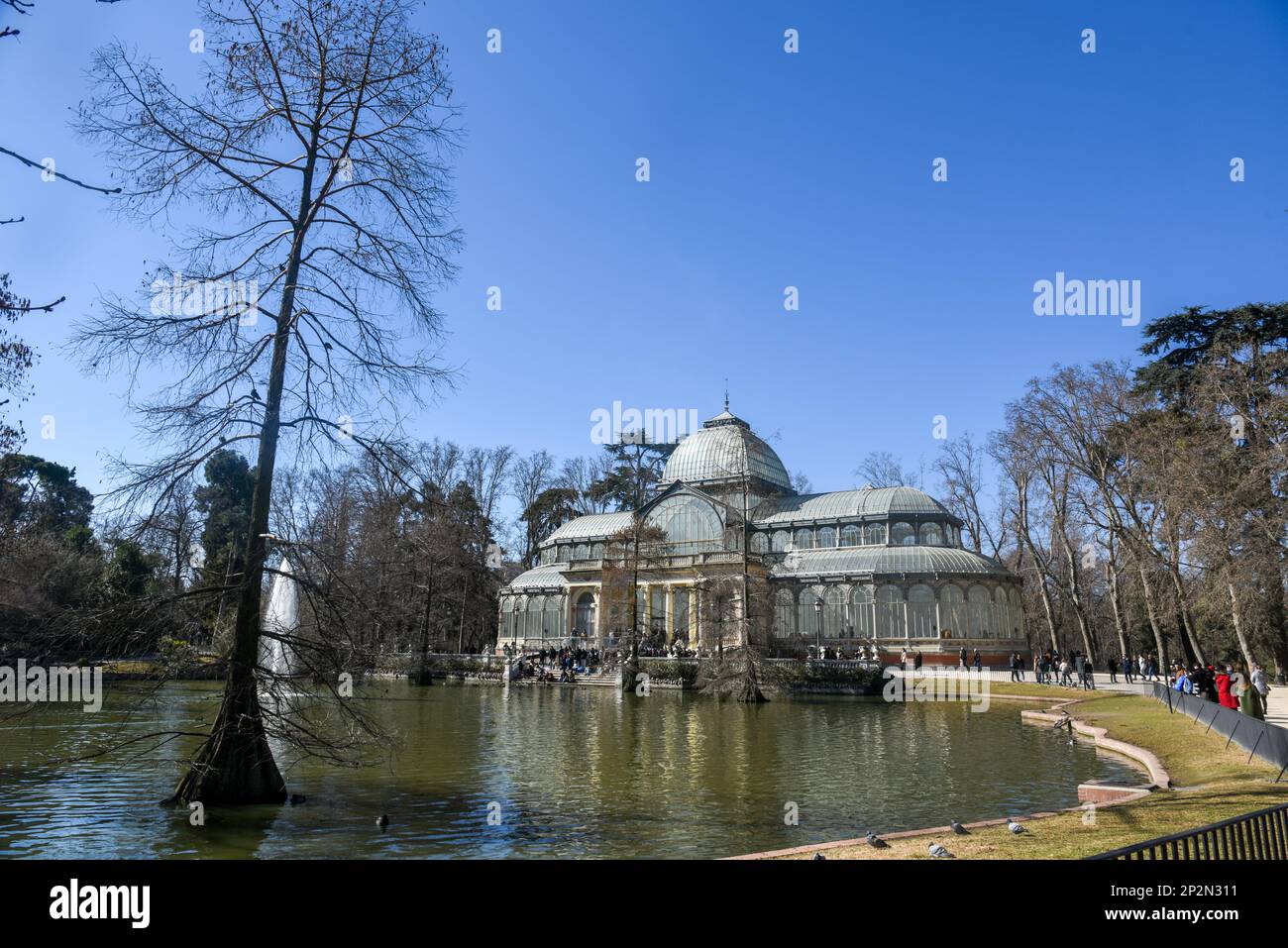 madrid 04-03-2023- palacio de cristas situado en el parque del retiro Foto Stock