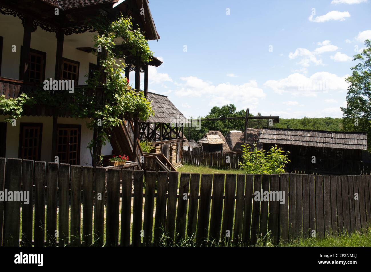 Il Muzeul Astra National Museum Complex a Sibiu, Romania, mostra i mulini rumeni e la storia dell'agricoltura. Foto Stock