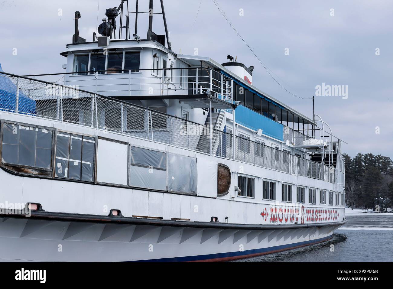 Center Harbor è una piccola cittadina situata sulla costa settentrionale del lago Winnipesaukee. Il battello turistico, il M/S Mount Washington, e' ormeggiato qui. Center Harbor è Foto Stock