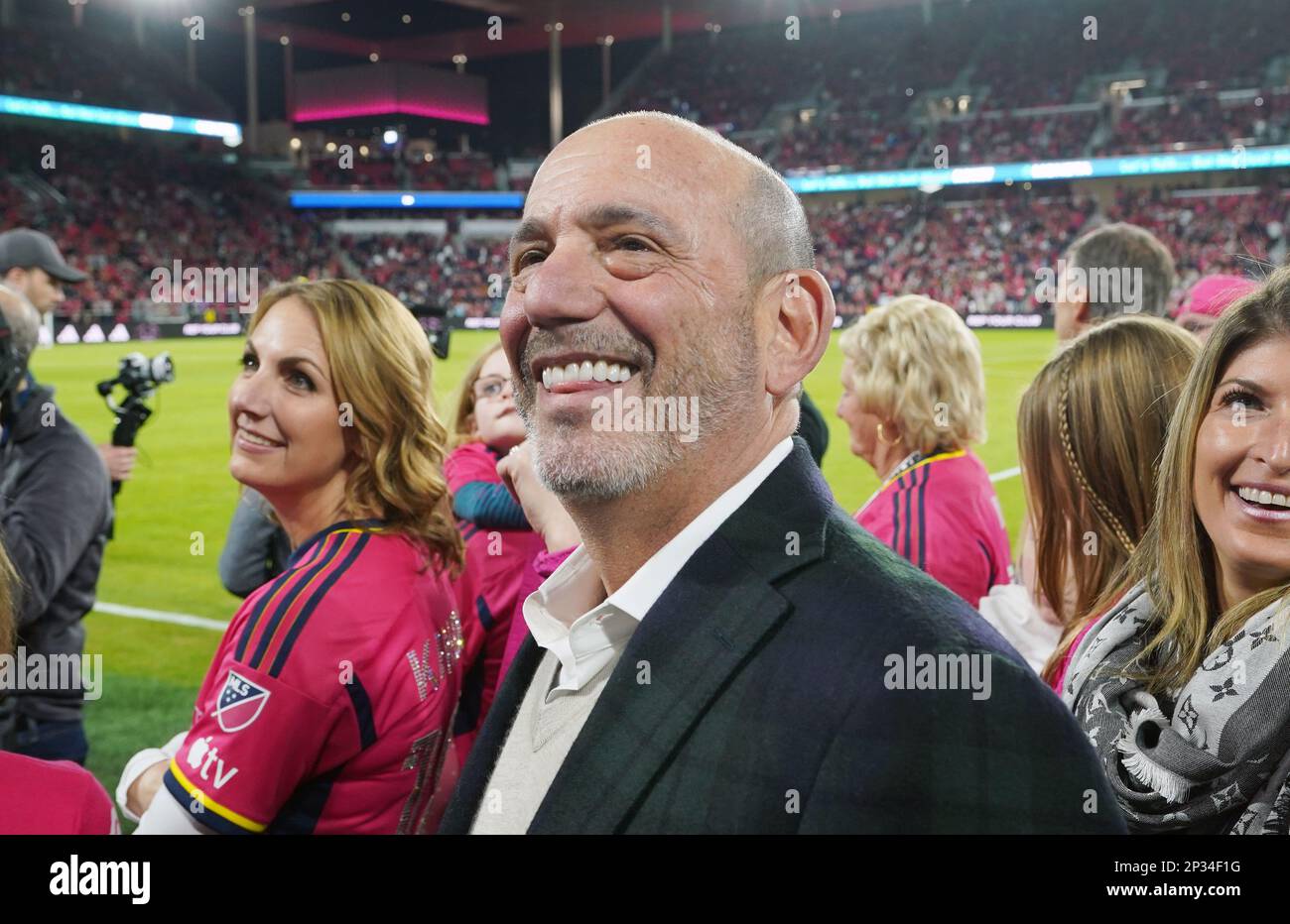 St Louis, Stati Uniti. 04th Mar, 2023. Donald P. Garber, commissario della Major League Soccer guarda intorno a City Park poco prima della partita inaugurale in casa per il nuovo St. Louis City SC a St. Louis il 4 marzo 2023. Foto di Bill Greenblatt/UPI Credit: UPI/Alamy Live News Foto Stock