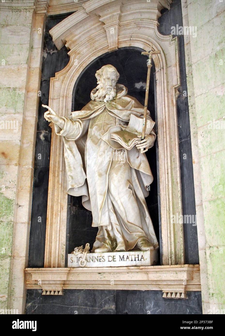 St Giovanni di Matha, decorazioni scultoree della Basilica del Palazzo-Convento di Mafra, Portogallo Foto Stock