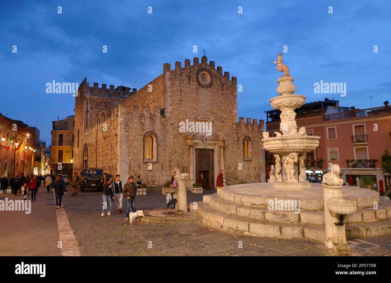 Cattedrale di San Nicolo, Piazza del Duomo, Taormina, Sicilia, Italia Foto Stock