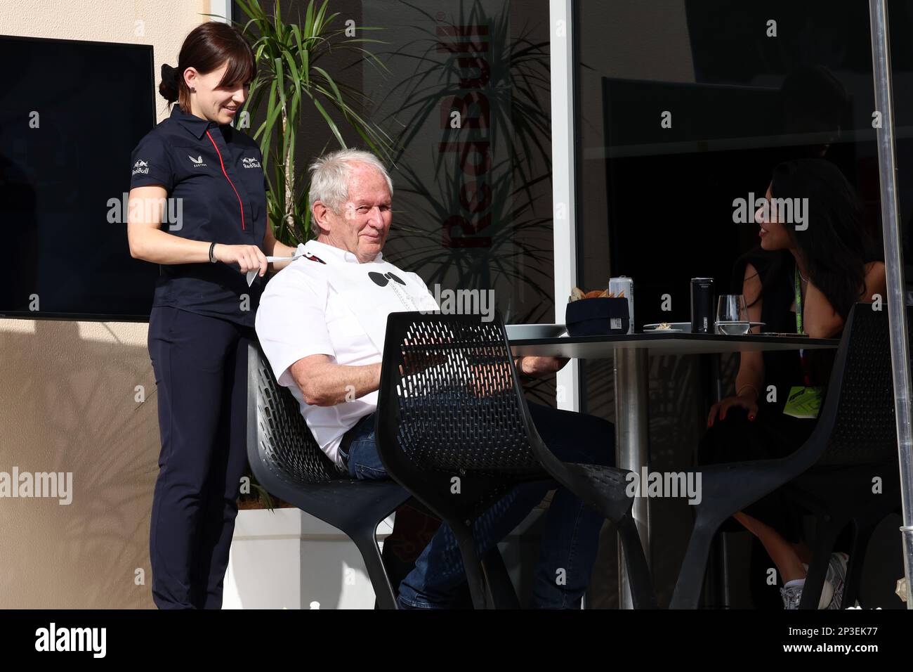 Dr Helmut Marko (AUT) Consulente Red Bull Motorsport. Campionato del mondo di Formula uno, Rd 1, Gran Premio del Bahrain, domenica 5th marzo 2023. Sakhir, Bahrein. Foto Stock