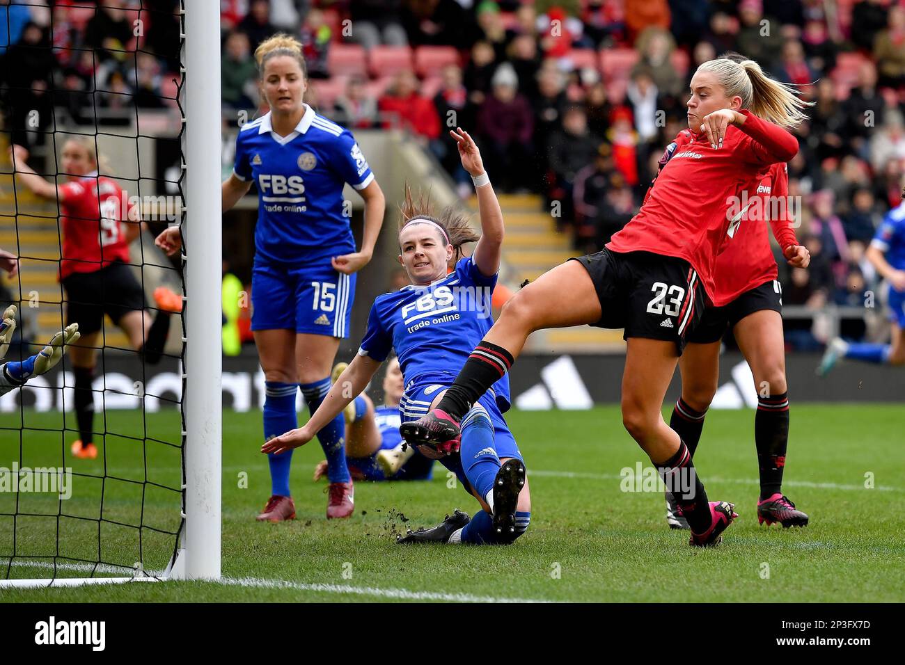 Leigh, Regno Unito. 5th Mar, 2023. Alessia Russo del Manchester United segna il suo stratagemma per renderlo 3-1 durante la partita di Super League delle Donne fa al Leigh Sports Village, Leigh. Il credito dell'immagine dovrebbe essere: Gary Oakley/Sportimage Credit: Sportimage/Alamy Live News Foto Stock