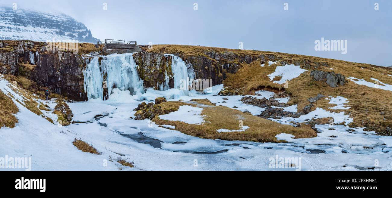Cascate di Church Mountain, cascate di Kirkjufellsfoss a Snaefelsnes, Islanda Foto Stock